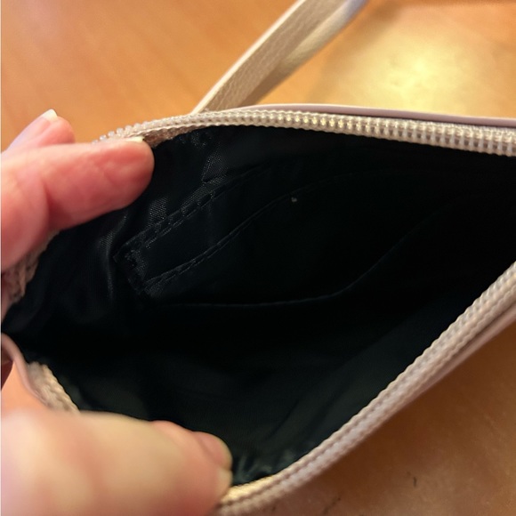 Tommy Hilfiger Crossbody Bag With Wristlet - Picture 4 of 4